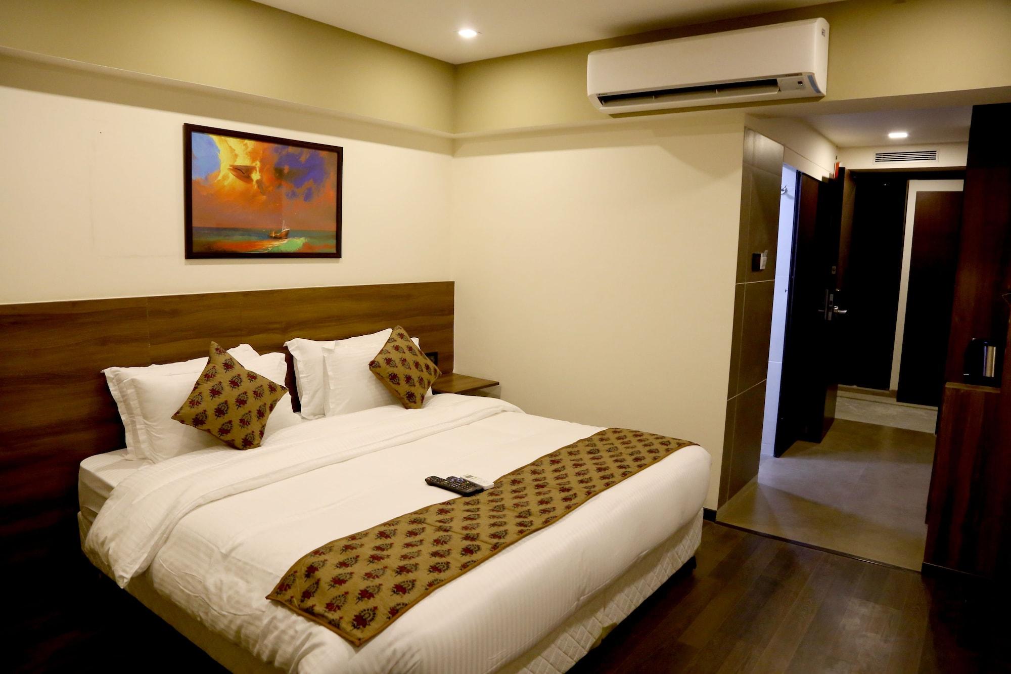 Hotel Mumbai House Andheri East, Mumbai Ngoại thất bức ảnh