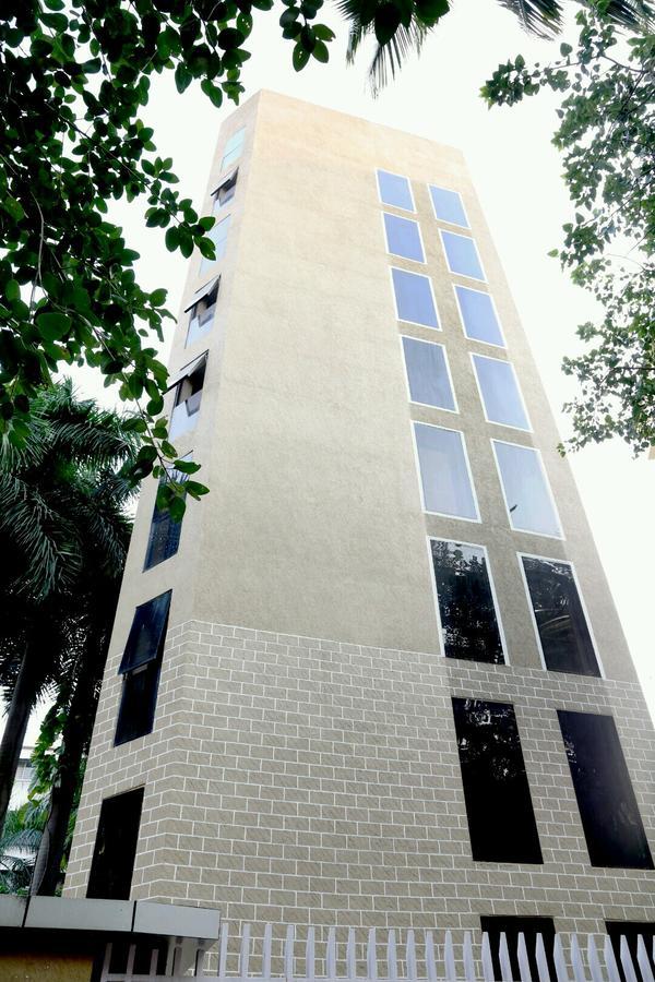 Hotel Mumbai House Andheri East, Mumbai Ngoại thất bức ảnh
