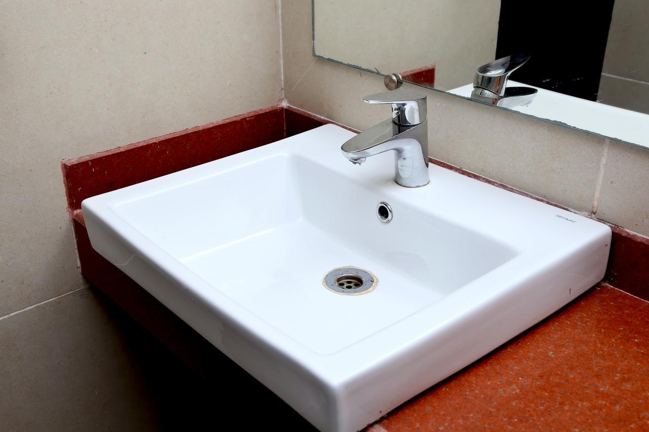 Hotel Mumbai House Andheri East, Mumbai Ngoại thất bức ảnh
