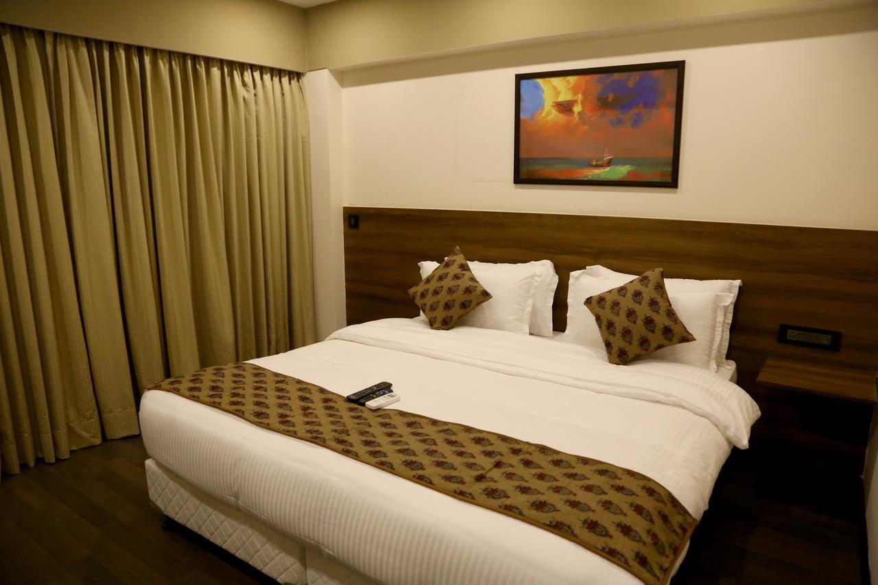 Hotel Mumbai House Andheri East, Mumbai Ngoại thất bức ảnh