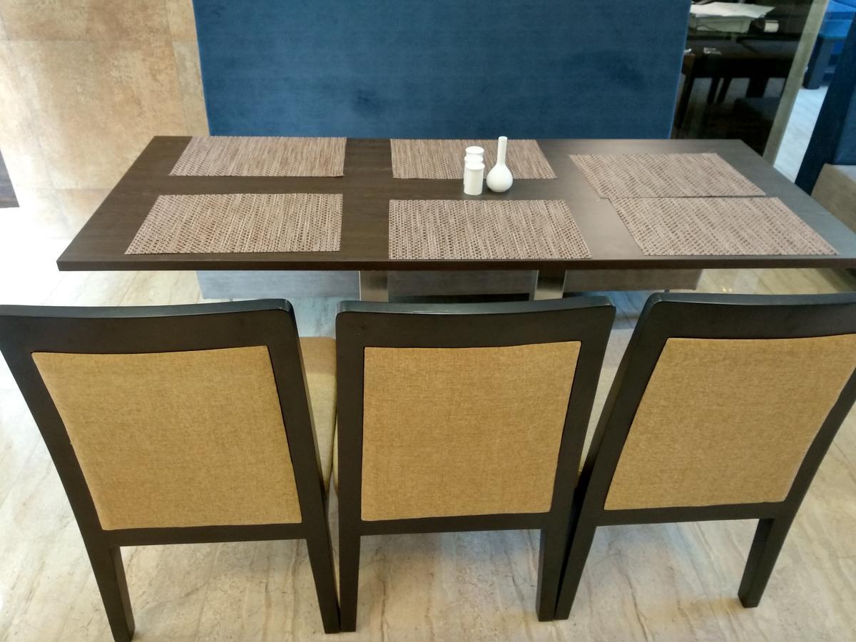 Hotel Mumbai House Andheri East, Mumbai Ngoại thất bức ảnh