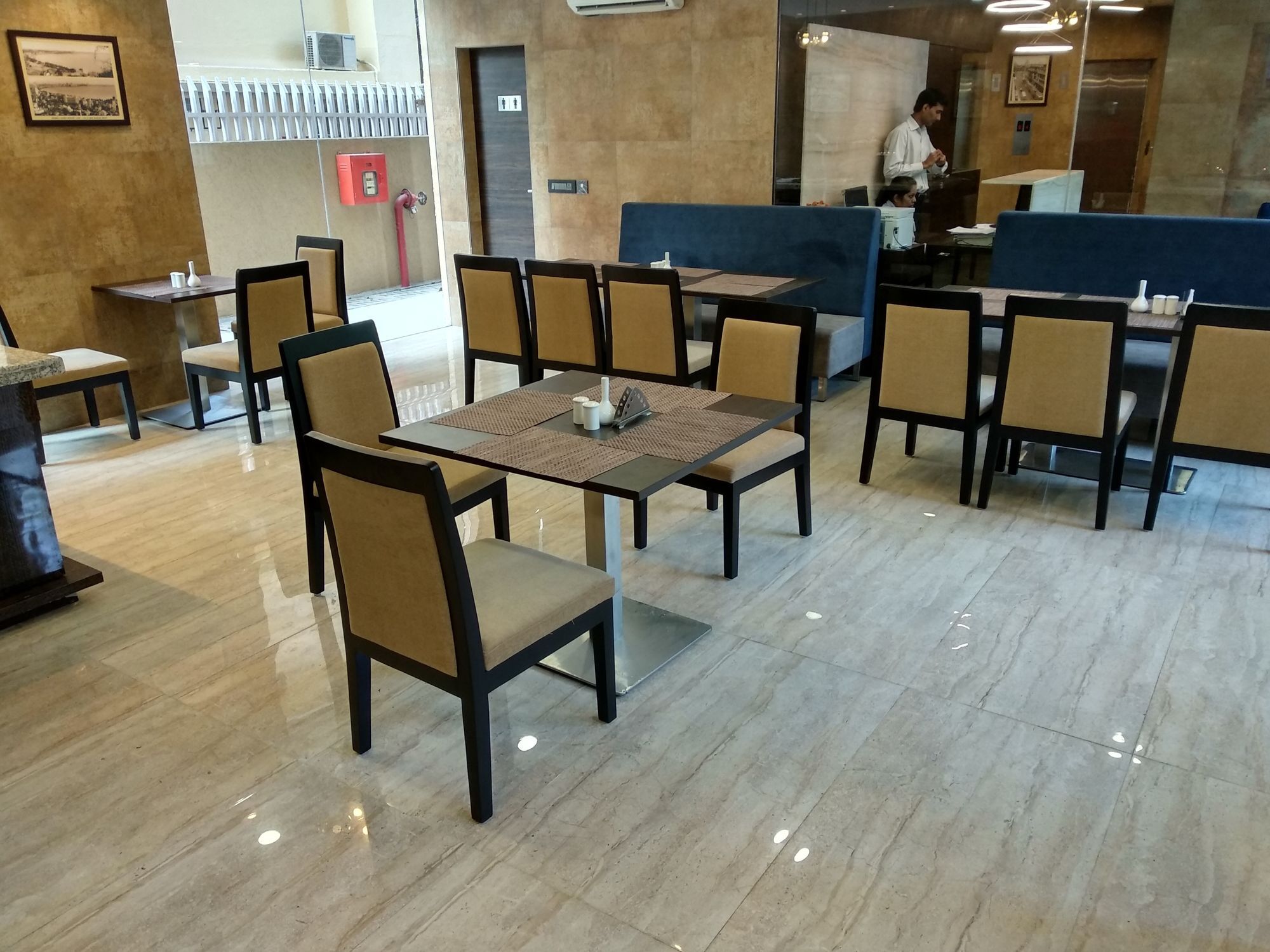 Hotel Mumbai House Andheri East, Mumbai Ngoại thất bức ảnh