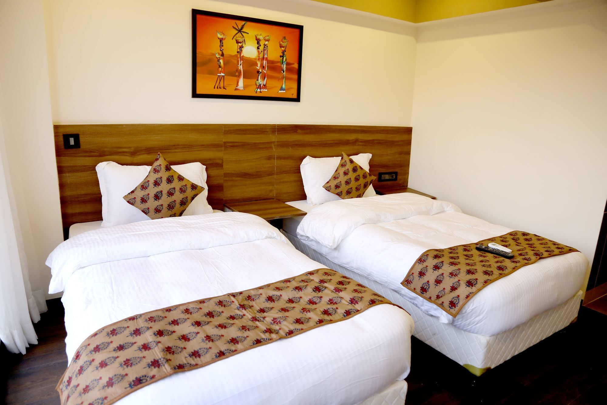 Hotel Mumbai House Andheri East, Mumbai Ngoại thất bức ảnh