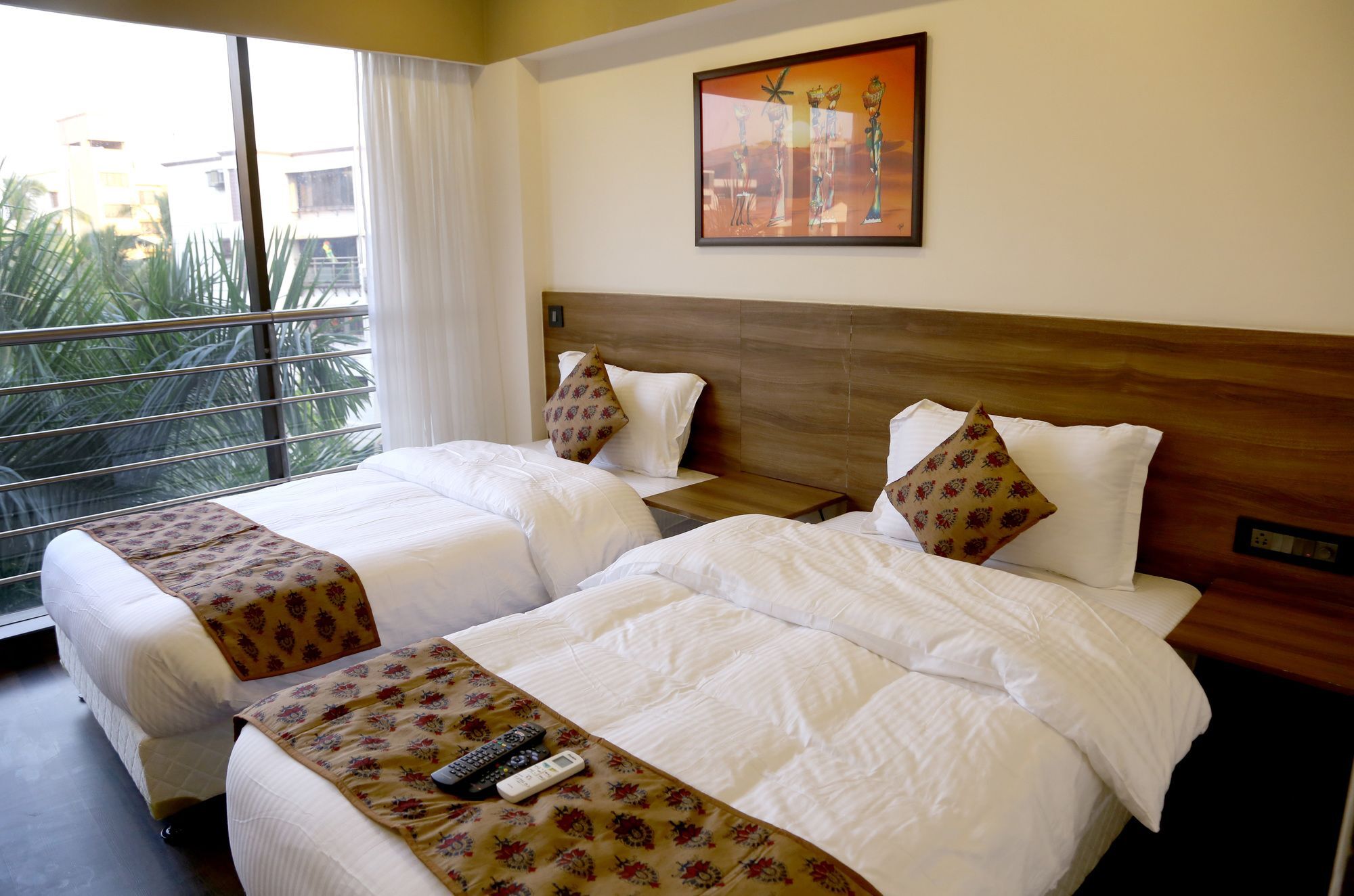 Hotel Mumbai House Andheri East, Mumbai Ngoại thất bức ảnh