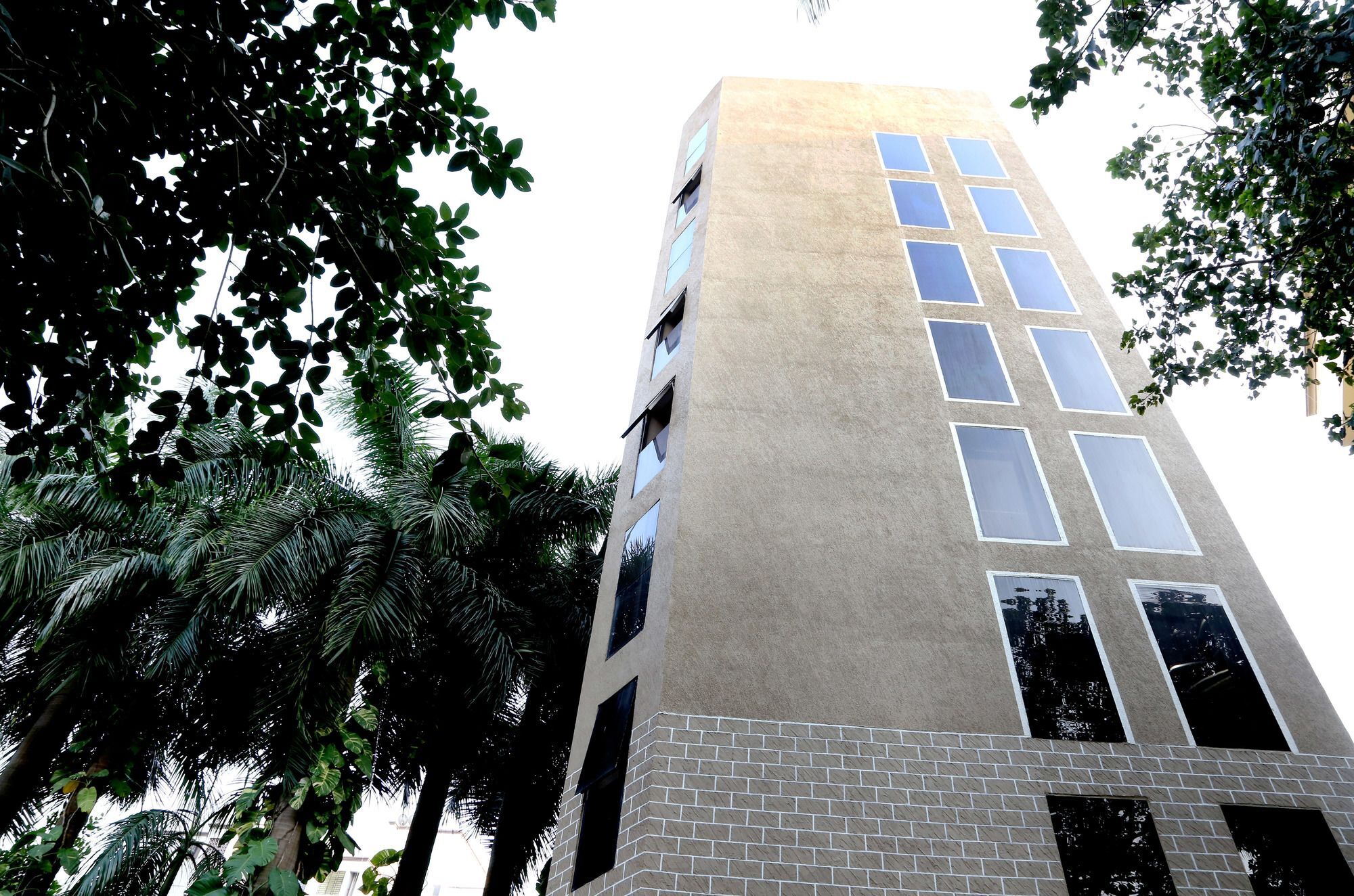 Hotel Mumbai House Andheri East, Mumbai Ngoại thất bức ảnh