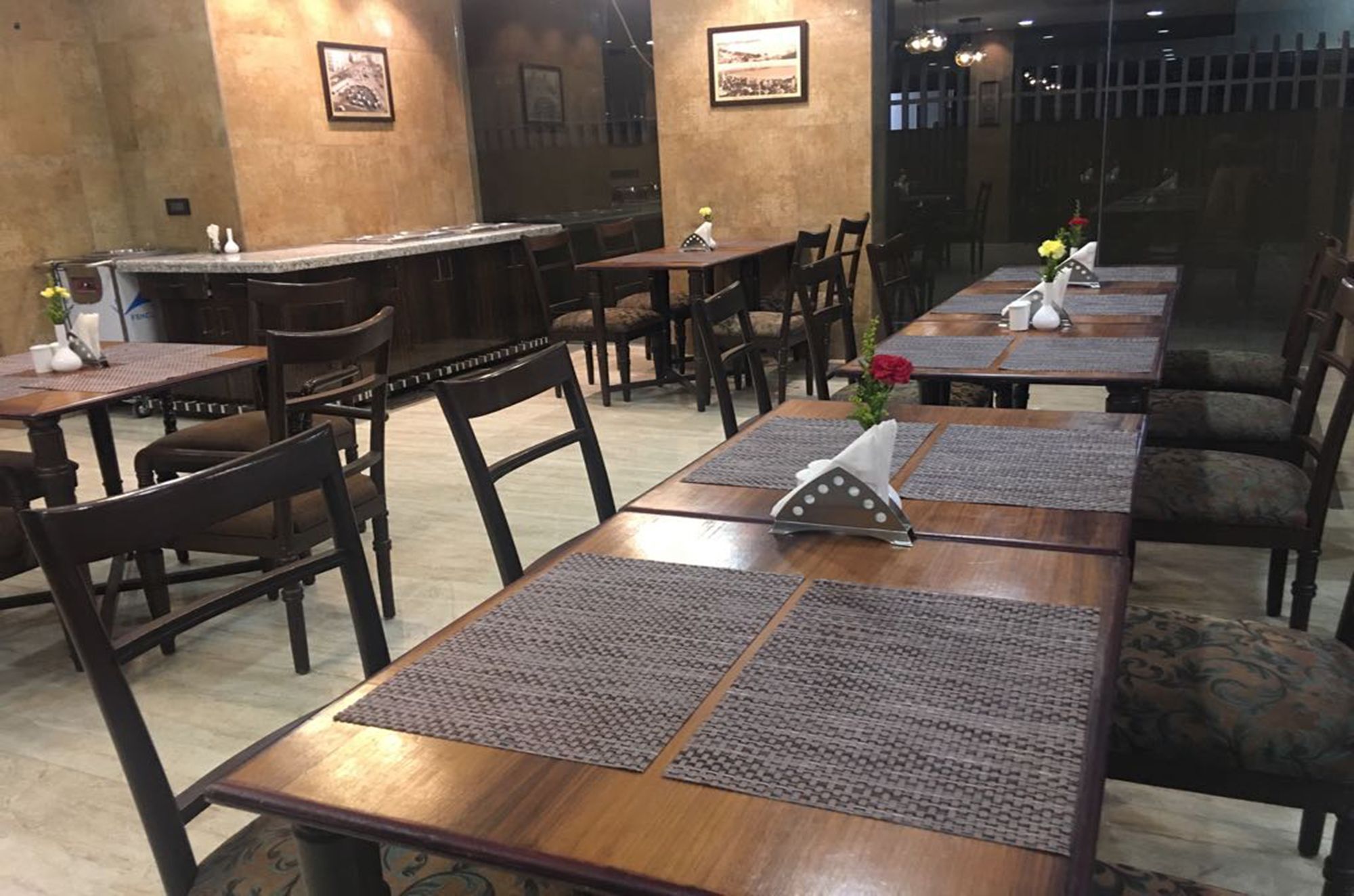 Hotel Mumbai House Andheri East, Mumbai Ngoại thất bức ảnh